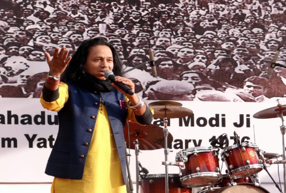 Kailash kher performance in rishikesh triveni ghat