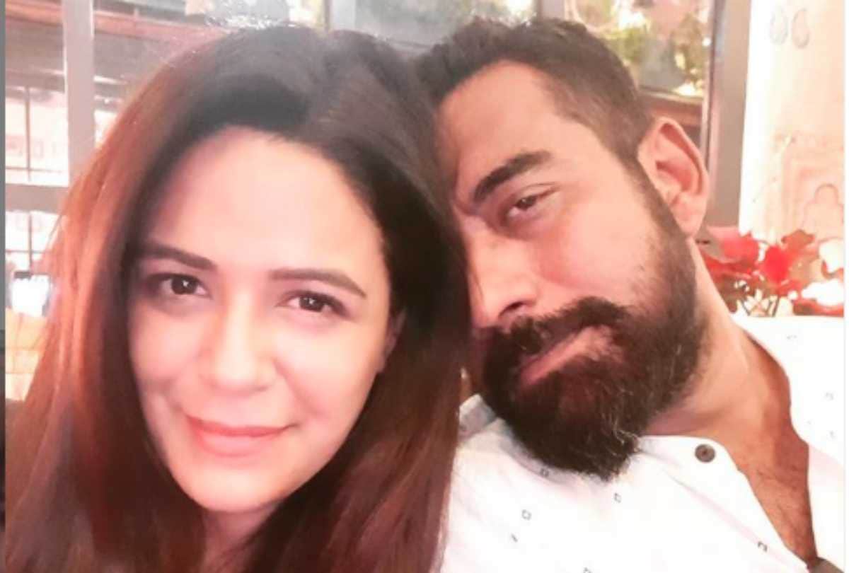 actress mona singh share new year photo with husband after wedding