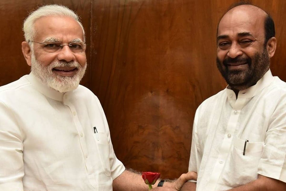 Vinay Tendulkar compared parties opposing CAA to urban naxals, four congress leader resigns
