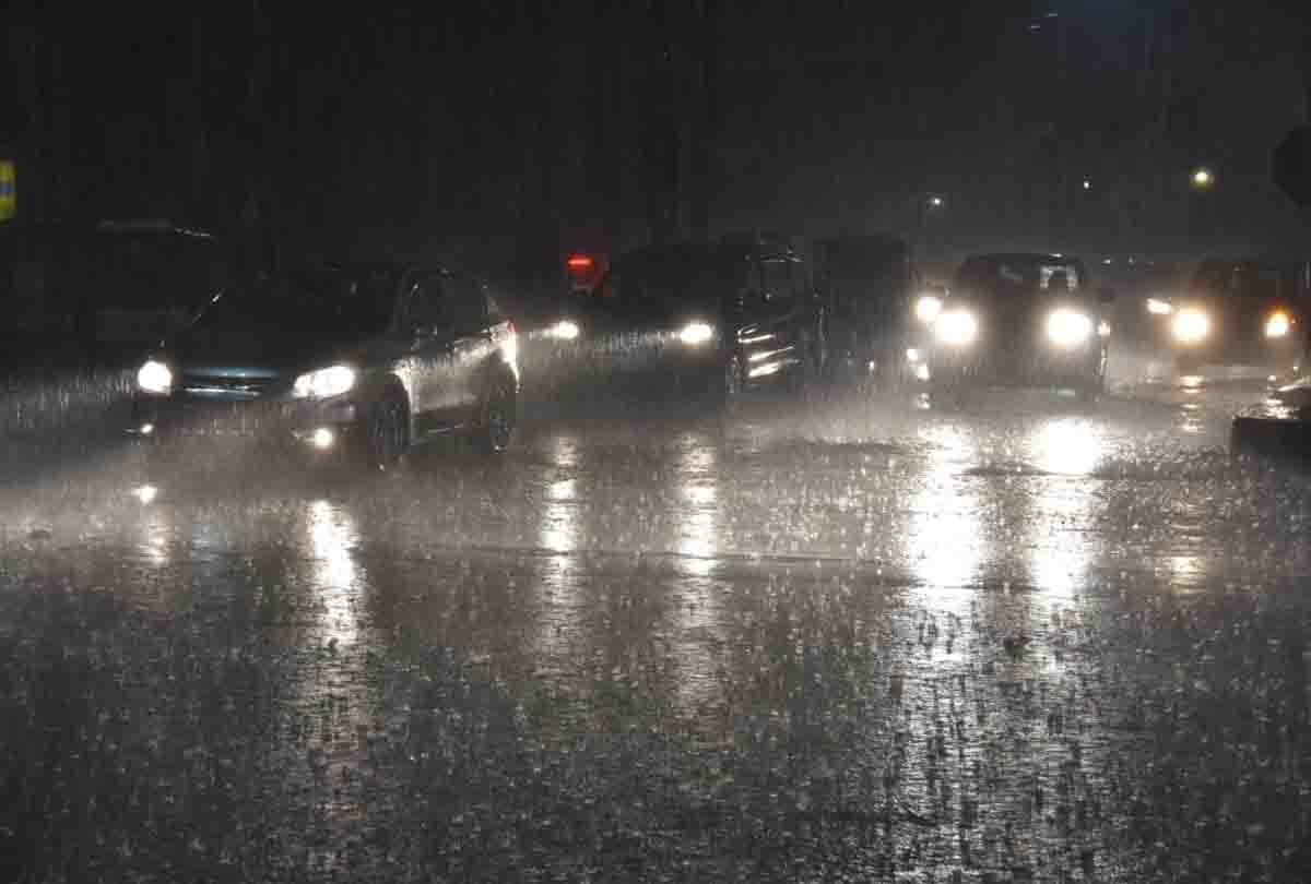 rain fell in Kanpur between heavy cold