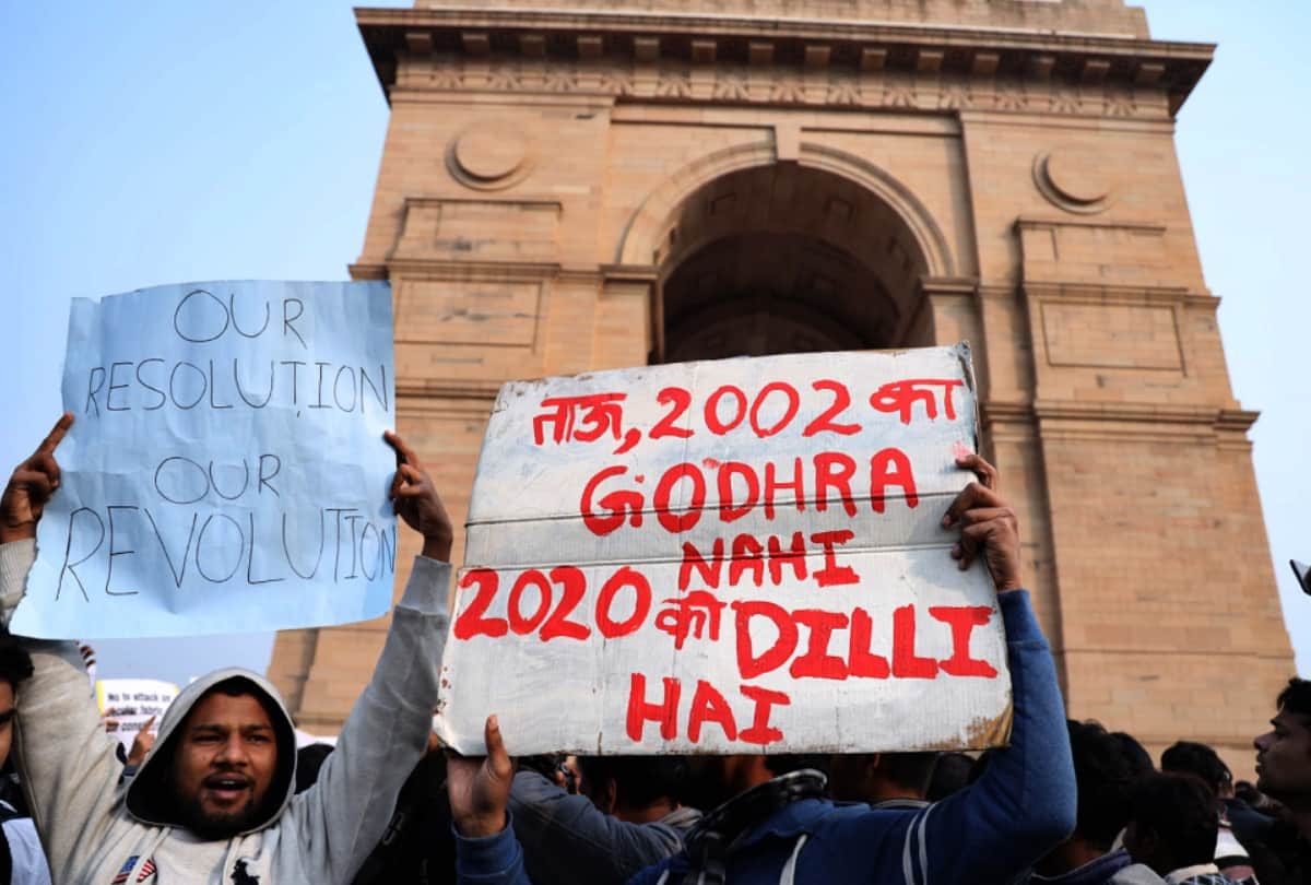 CAA NRC protest actors to poets and students start satyagraha against citizenship act at jamia delhi