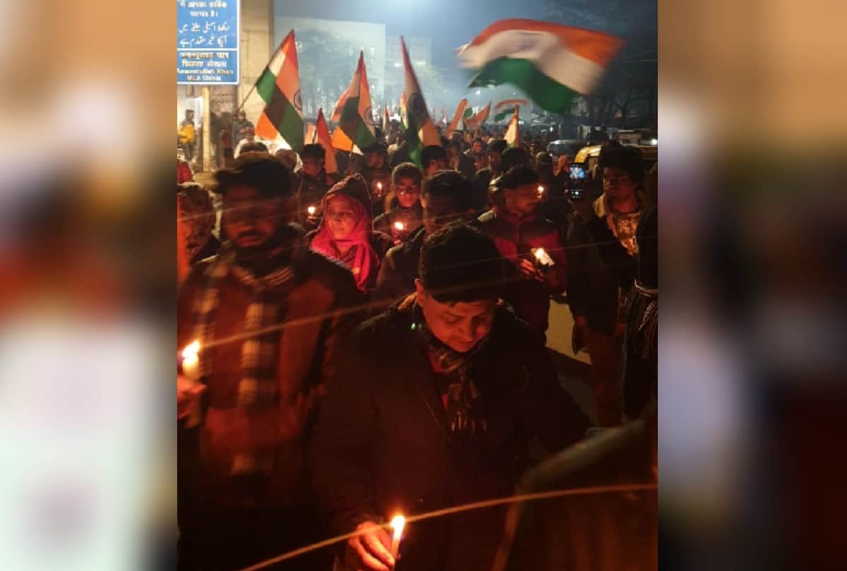 CAA NRC protest actors to poets and students start satyagraha against citizenship act at jamia delhi