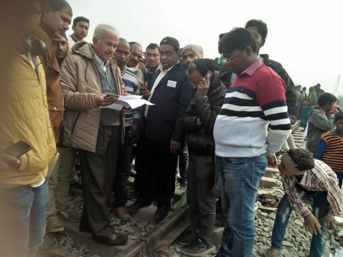 Railway track cut unknown persone leave his demand with letter in mau