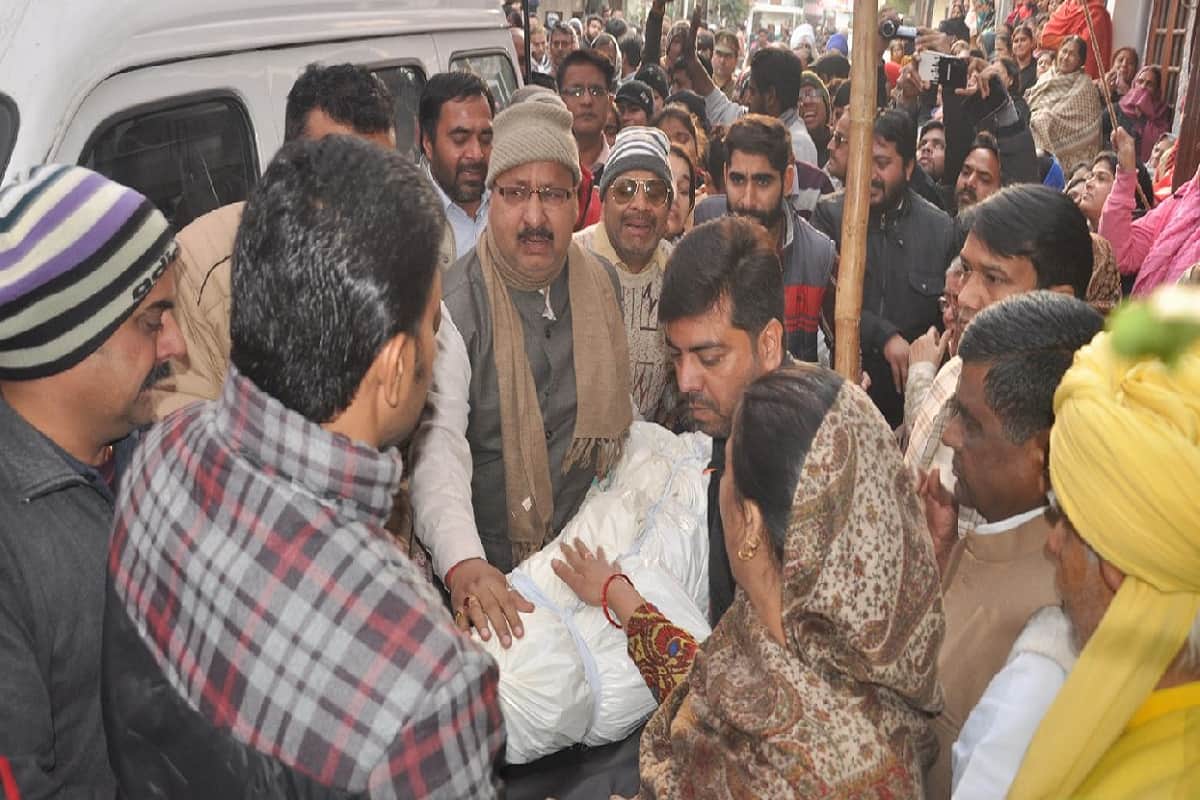 Shamli murder case, Bhagwat son of singer Ajay Pathak was cremated in the city at today