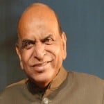 डीपीटी के व्यक्तित्व में भी एकाध ऐसे छींटे थे, लेकिन उनसे इतर उनका व्यक्तित्व विराट था।