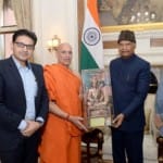 राष्ट्रपति रामनाथ कोविंद के साथ योग गुरु पद्मश्री स्वामी भारत भूषण