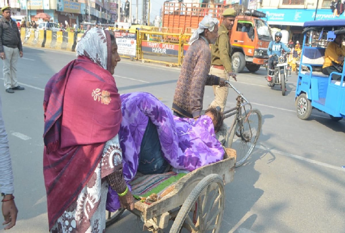 Ambulance cheated elderly couple rushed to hospital with sick son lying in a rickshaw