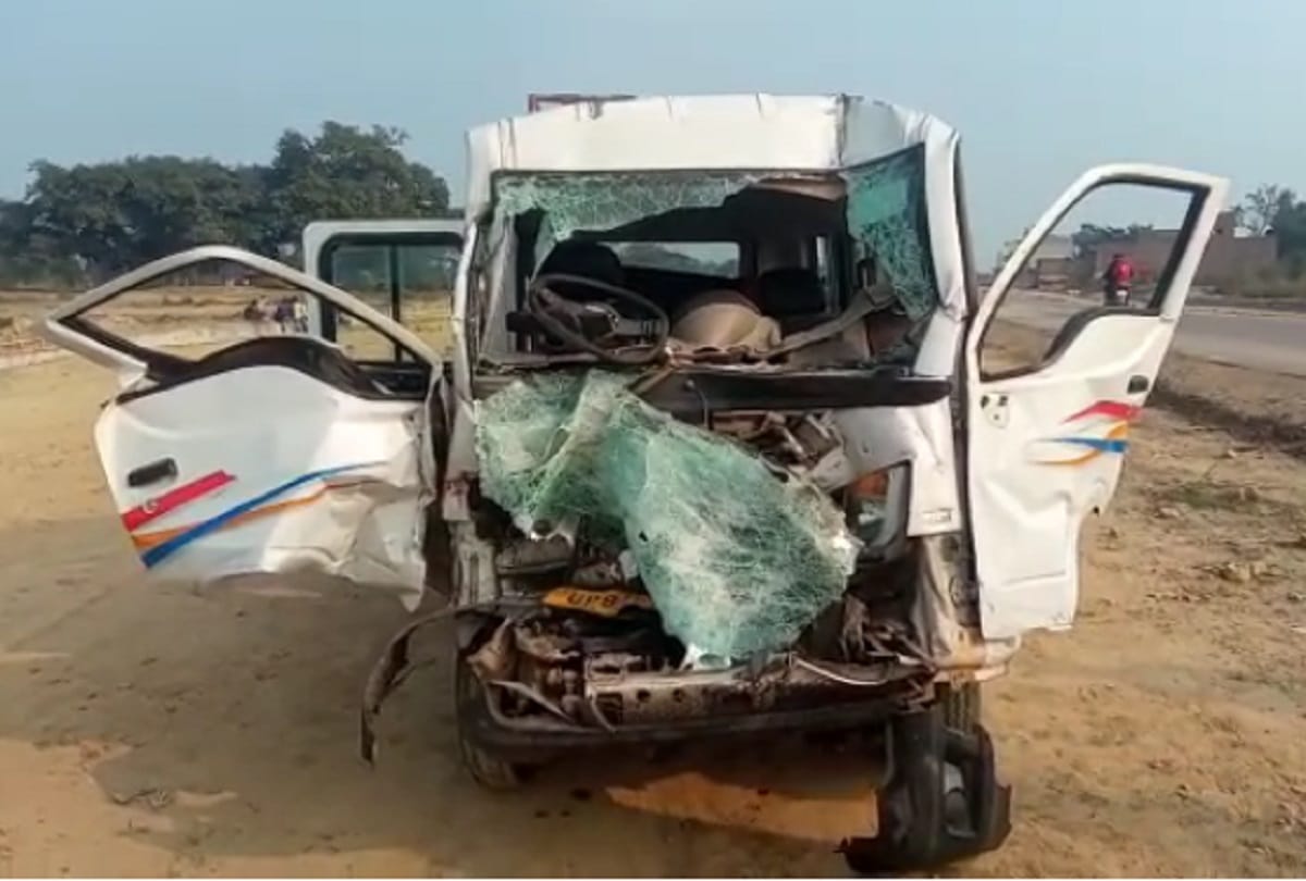 Two killed in bus and max collision seven women teachers in critical condition