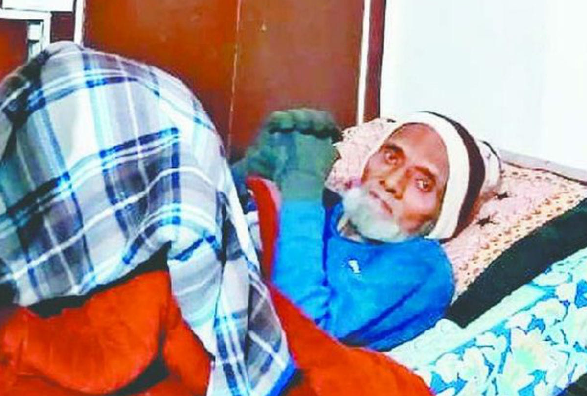 Ssp Line Hazir Inspector and Two Police Constable In Firozabad  Violence