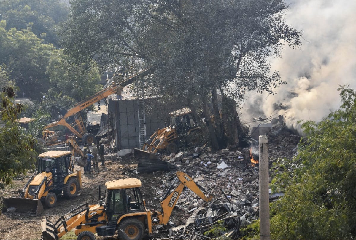 Peeragarhi fire after cooling in initial stage big explosion took place building collapse in 3 parts