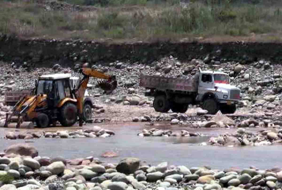 Illegal mining from Tawi river in Jammu kashmir