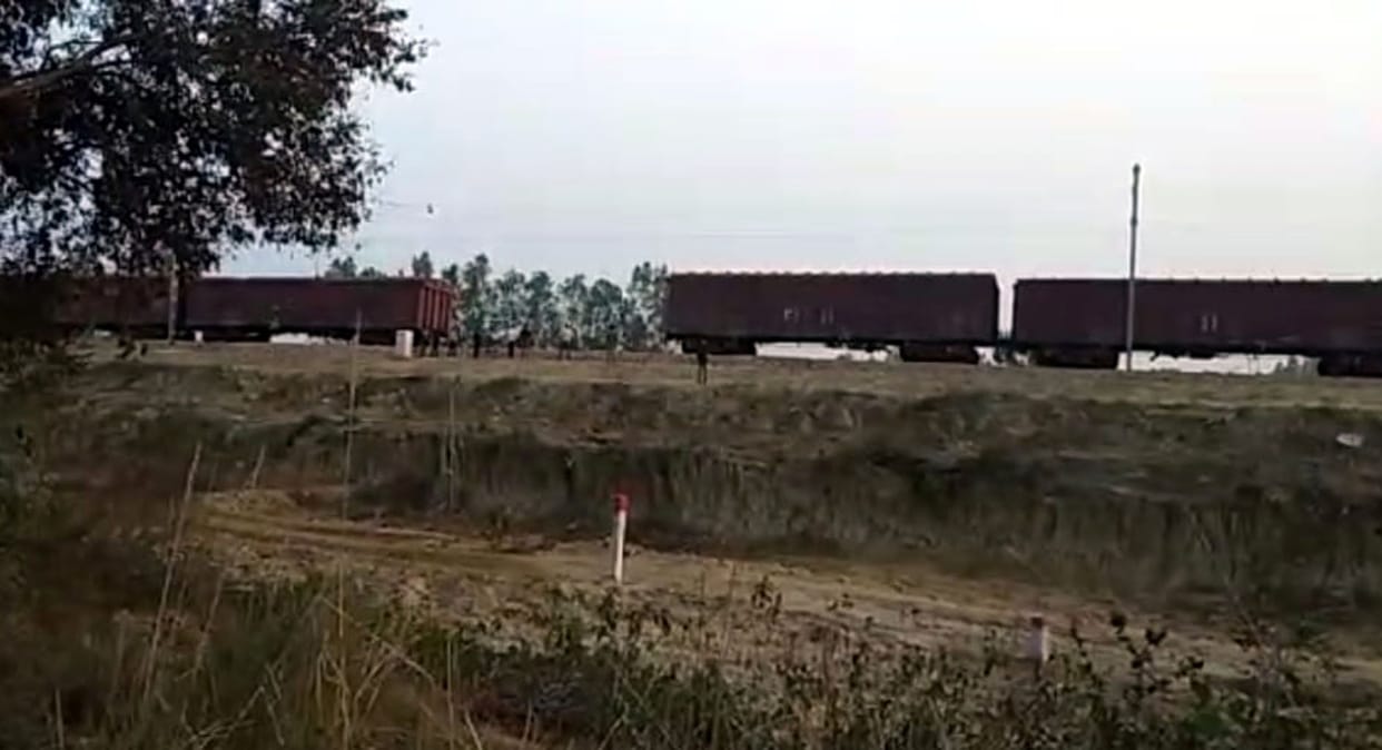 trac, train, late, kasganj