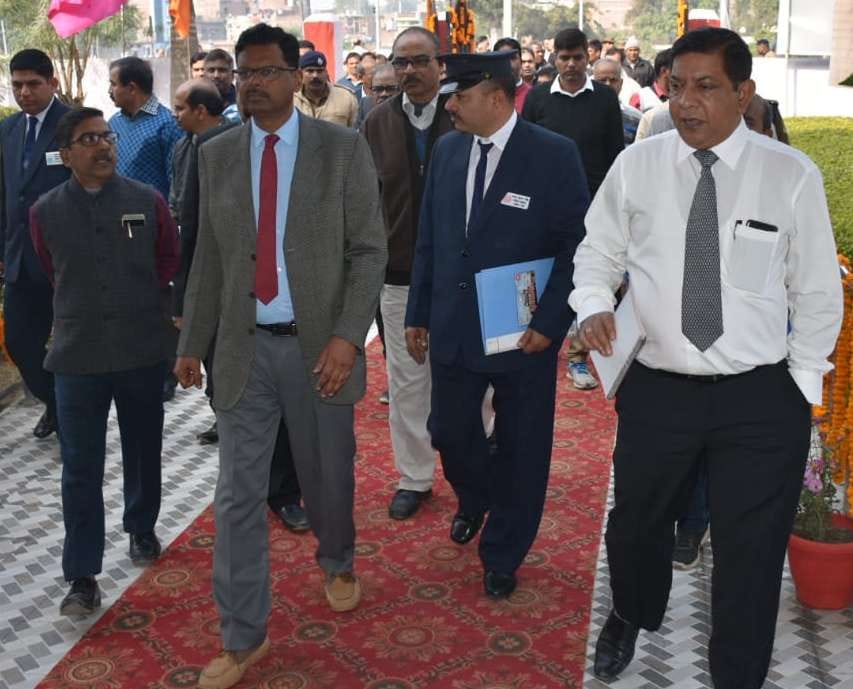 GM of Railways inaugurates Adarsh Udyan Park with children