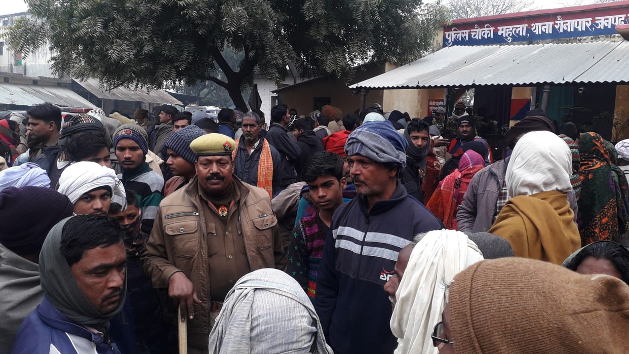 Animal smugglers pelted stones, two women injured