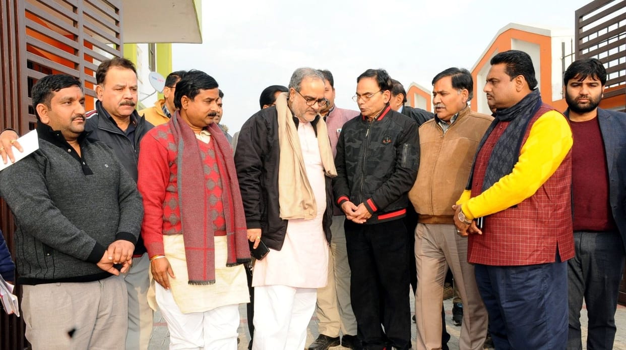 demand of district quater in sambhal to minister