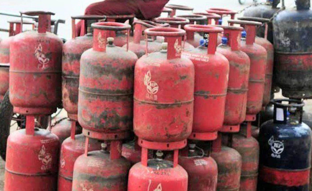 3 lakh daily burden increased on gas consumers and passengers
