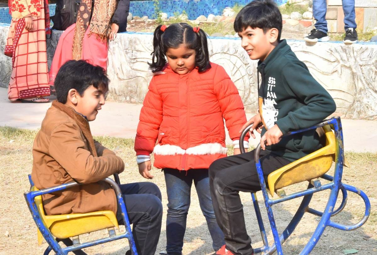 many people visited lucknow zoo