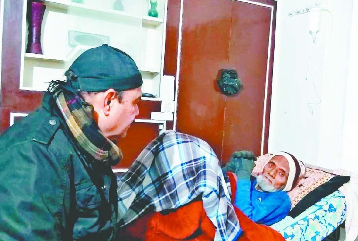 Ssp Line Hazir Inspector and Two Police Constable In Firozabad  Violence