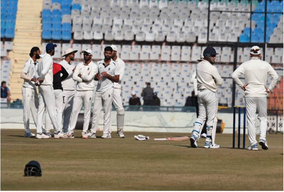 Ranji Trophy: Shubman Gill abuses umpire and denied to go outside after being given out