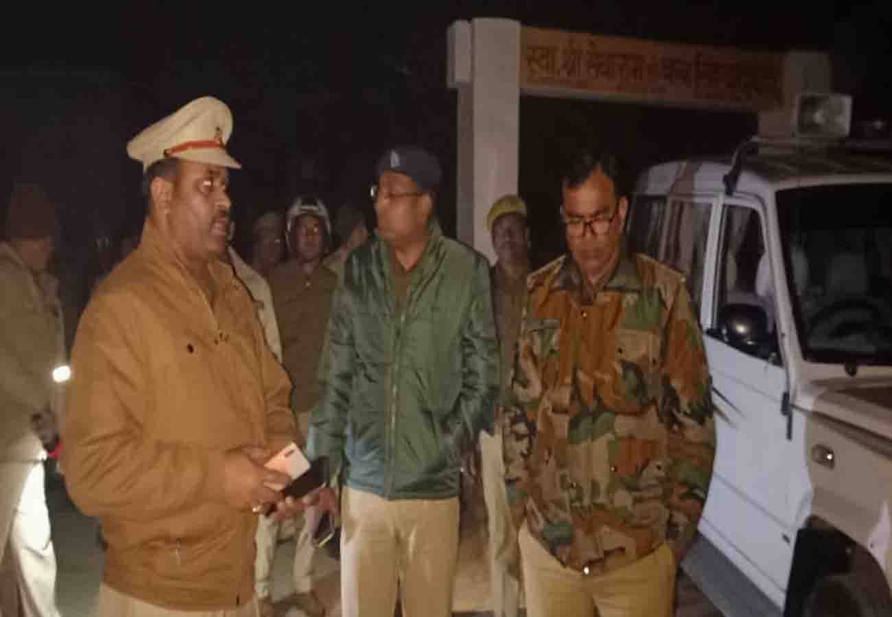 Seeing daughter in offensive condition with lover,  cut with axe