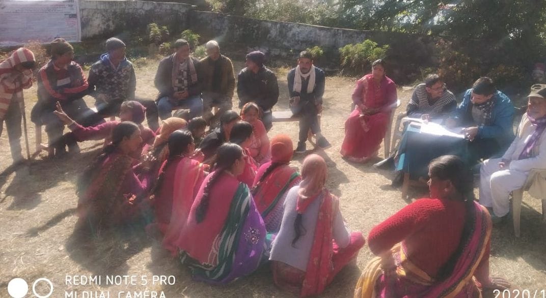 People from villages in high altitude have been imprisoned in houses for three days
