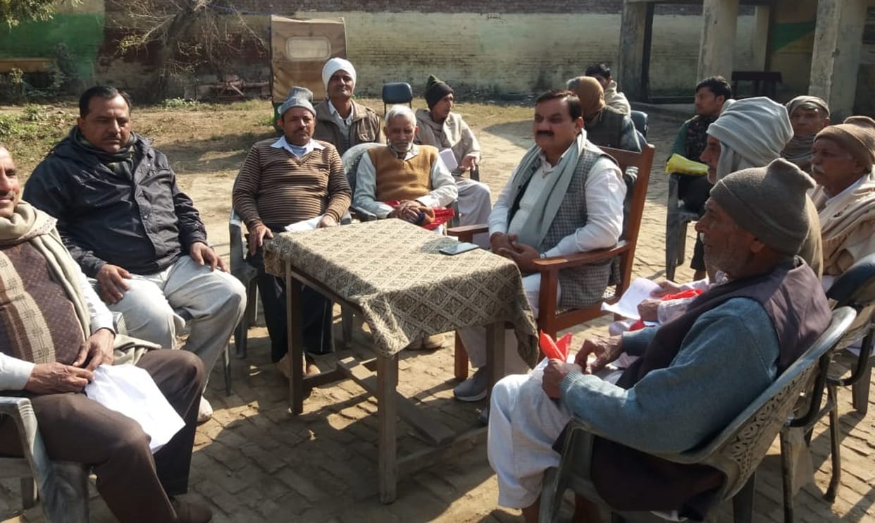 Farmers encircle SDO