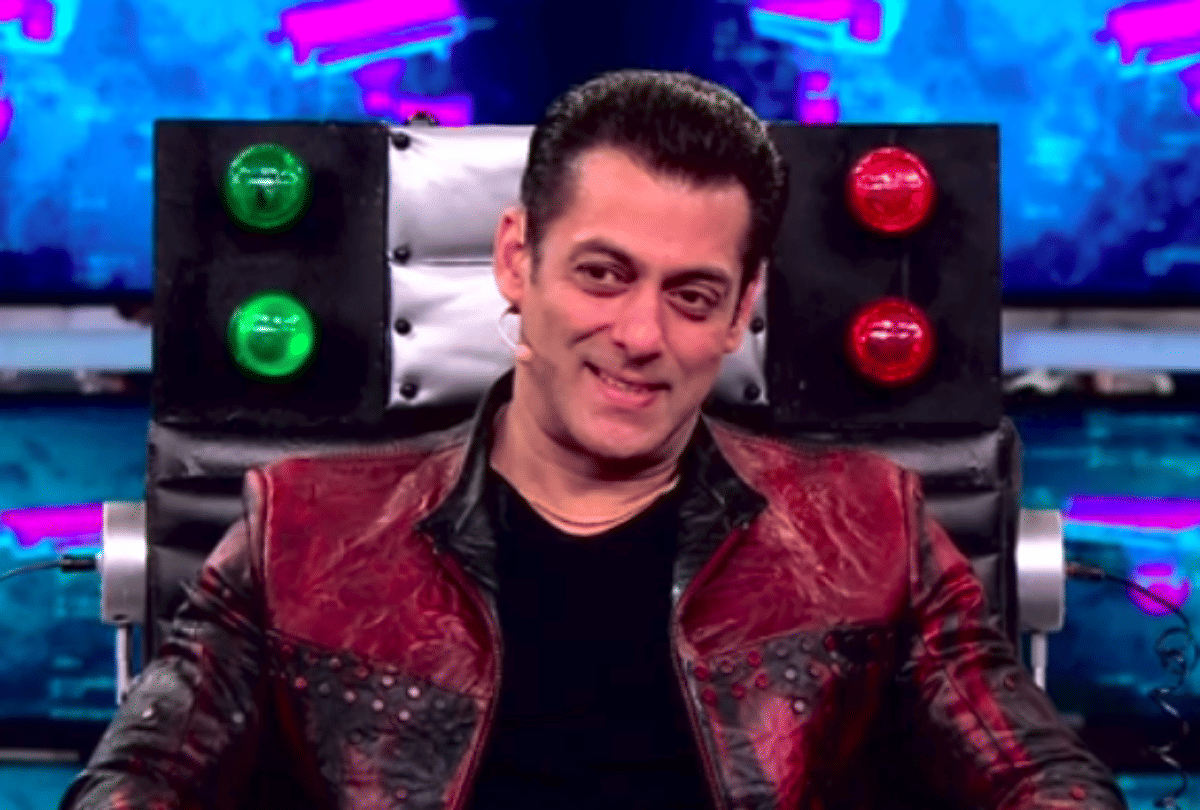 bigg boss 13 ajay devgn and kajol reaction when salman khan said he is virgin