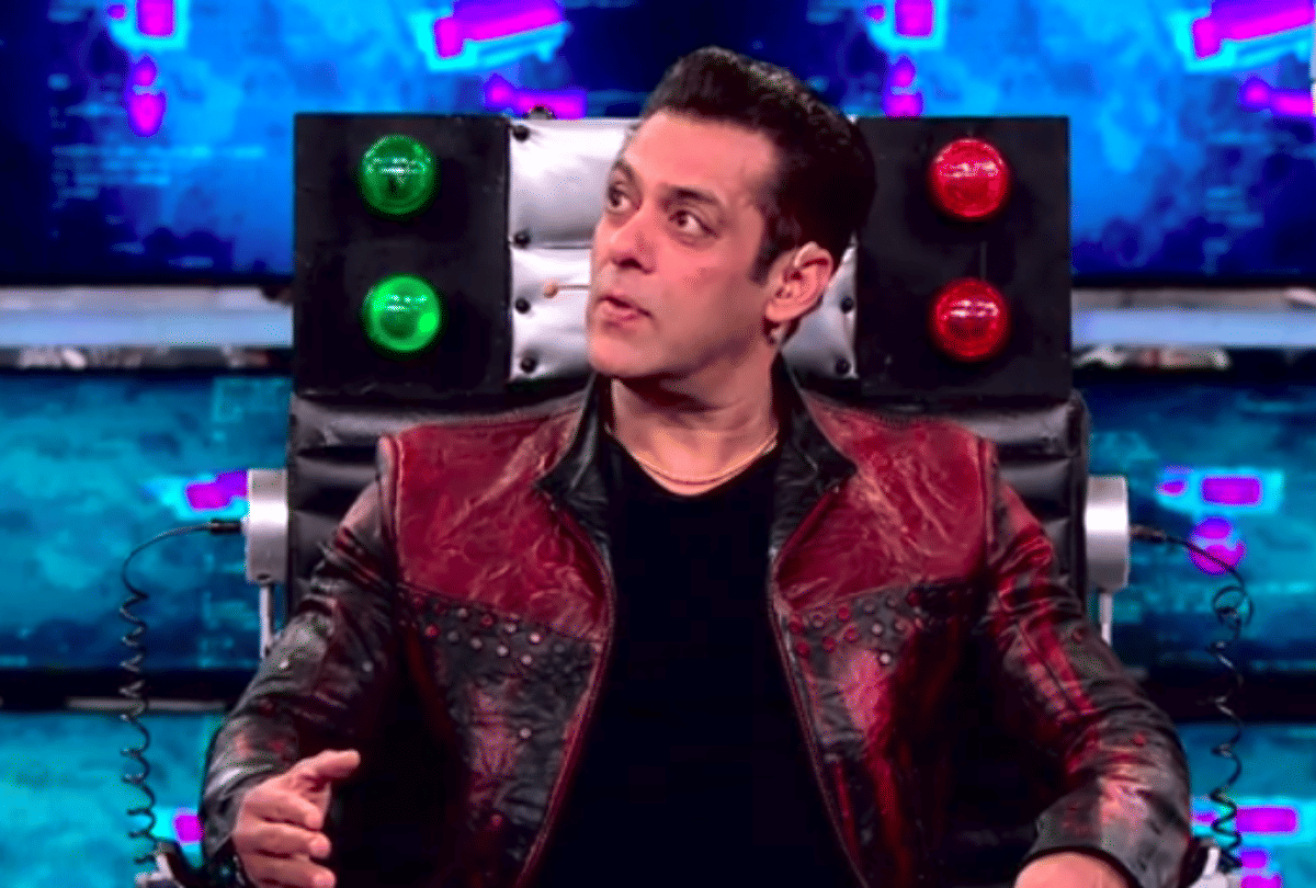 bigg boss 13 ajay devgn and kajol reaction when salman khan said he is virgin