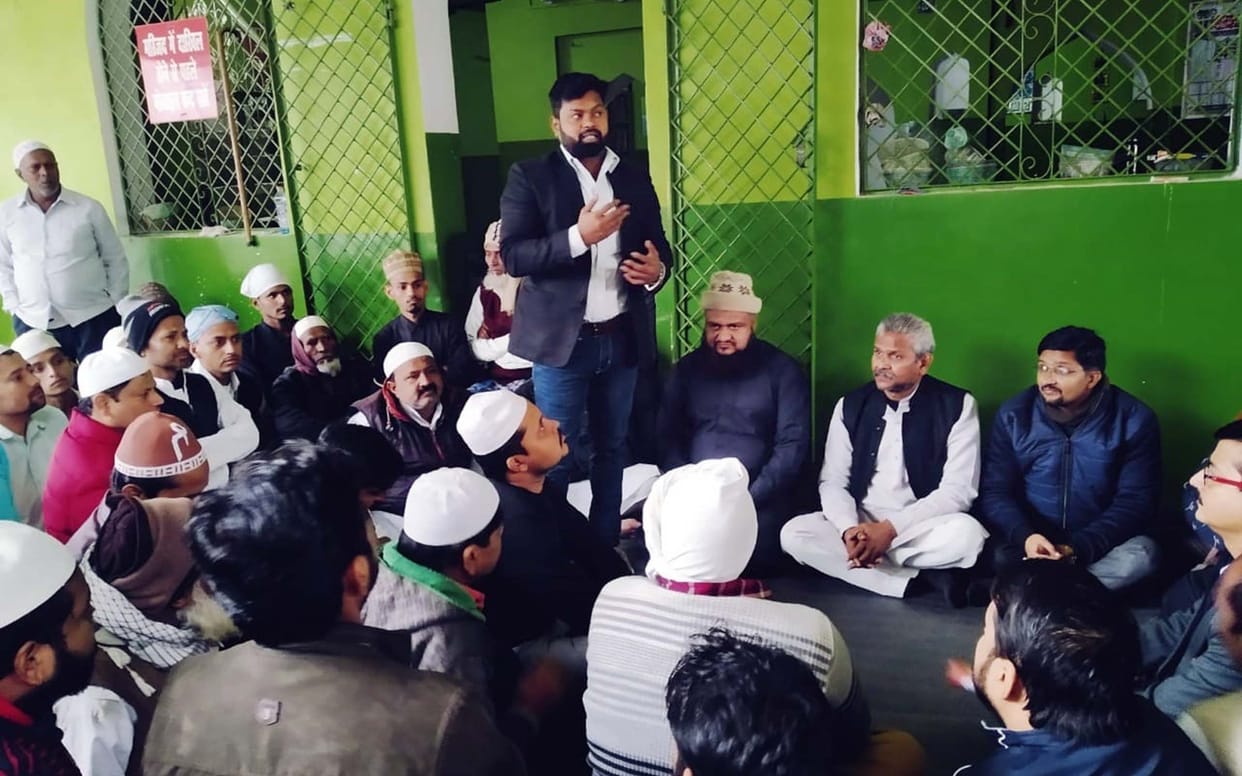 BJP workers reached among the Namazis to clear the CAA's misconceptions