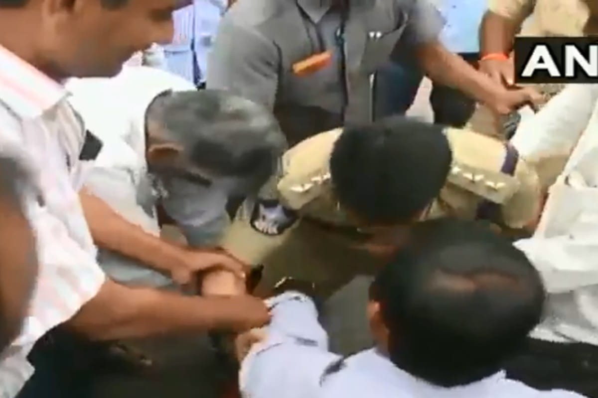 Protesters fell at feet of DSP Veera Reddy, who in turn fell at feet of protesters in Amravati