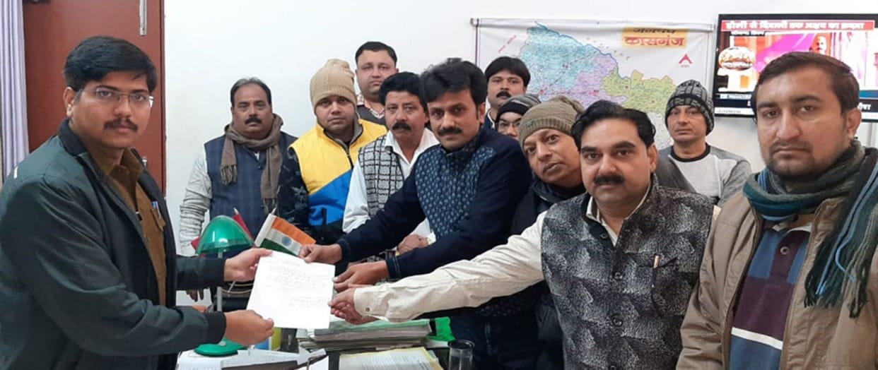 meet to sp, jwelers, theefth, kasganj