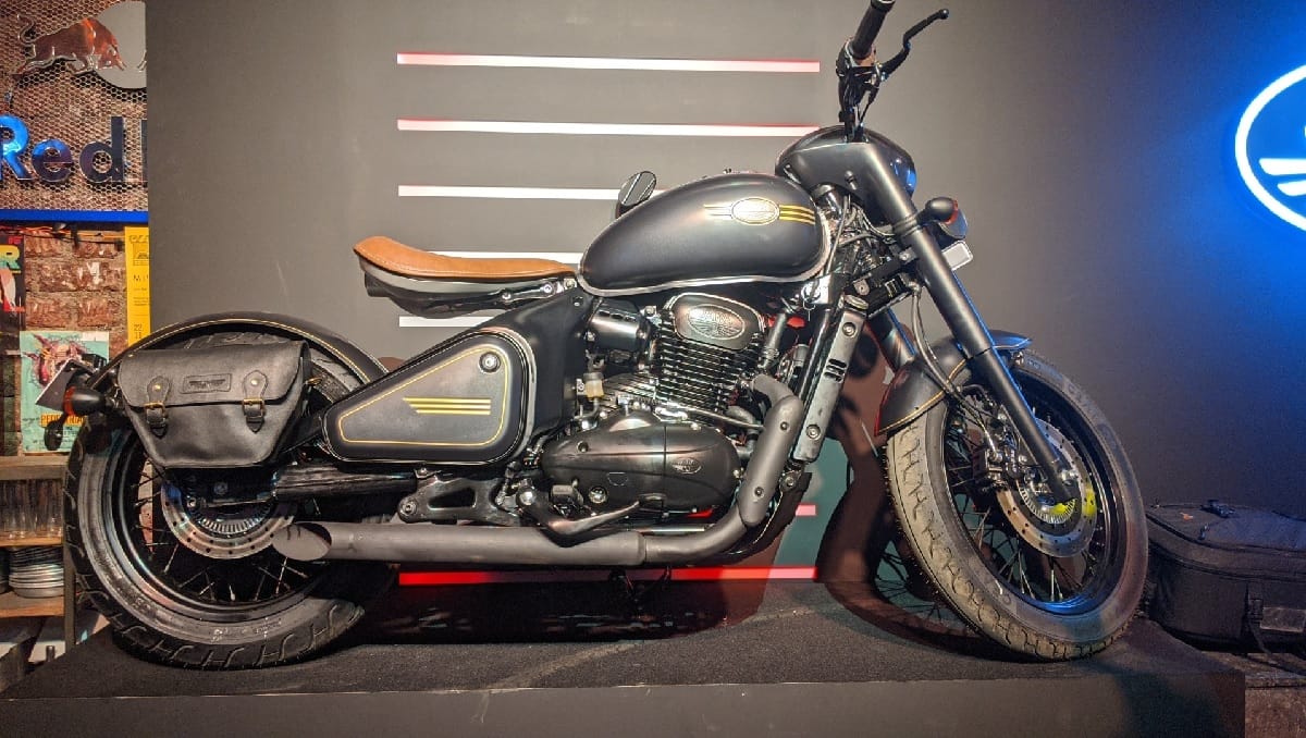 Bobber style designs Jawa perak delivery started know jawa perak bobber price engine specifications features in india