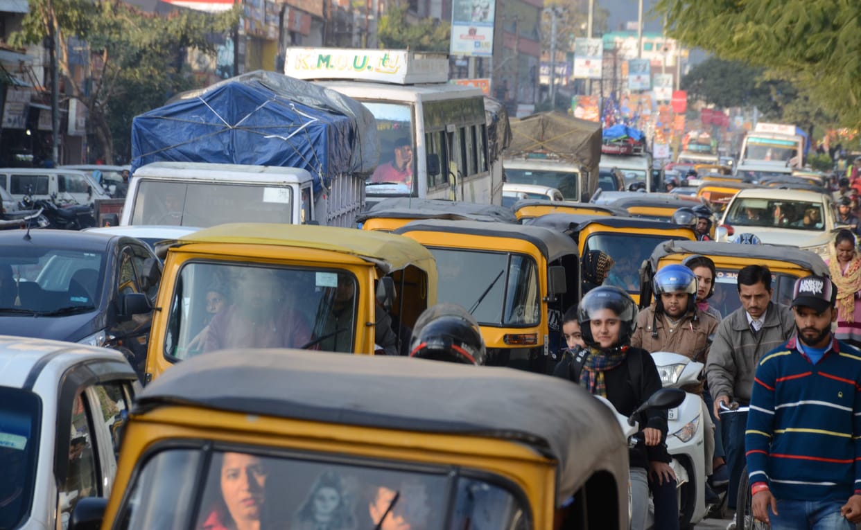 huge traffic problem errupts because of diversion of route