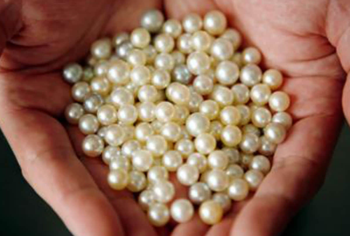 add pearl these way in your wardrobe to look stylish and classy
