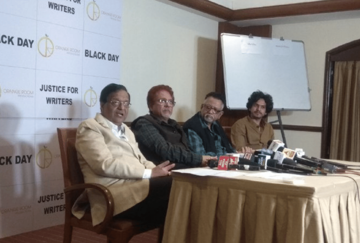 Deepika Padukone Vikrant Massey Chhapaak film 5 controversy