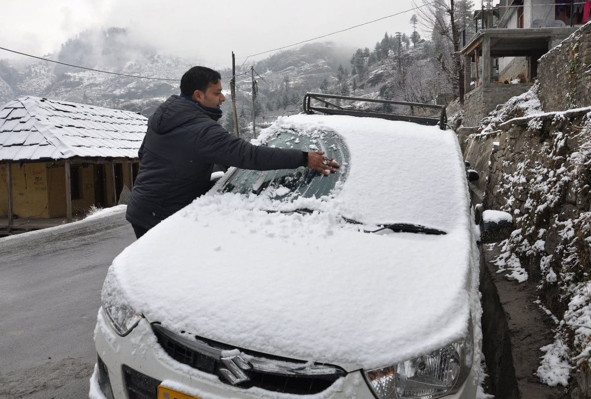 Heavy Rainfall And Snowfall in Jammu Kashmir Today, photos of snowfall of kashmir