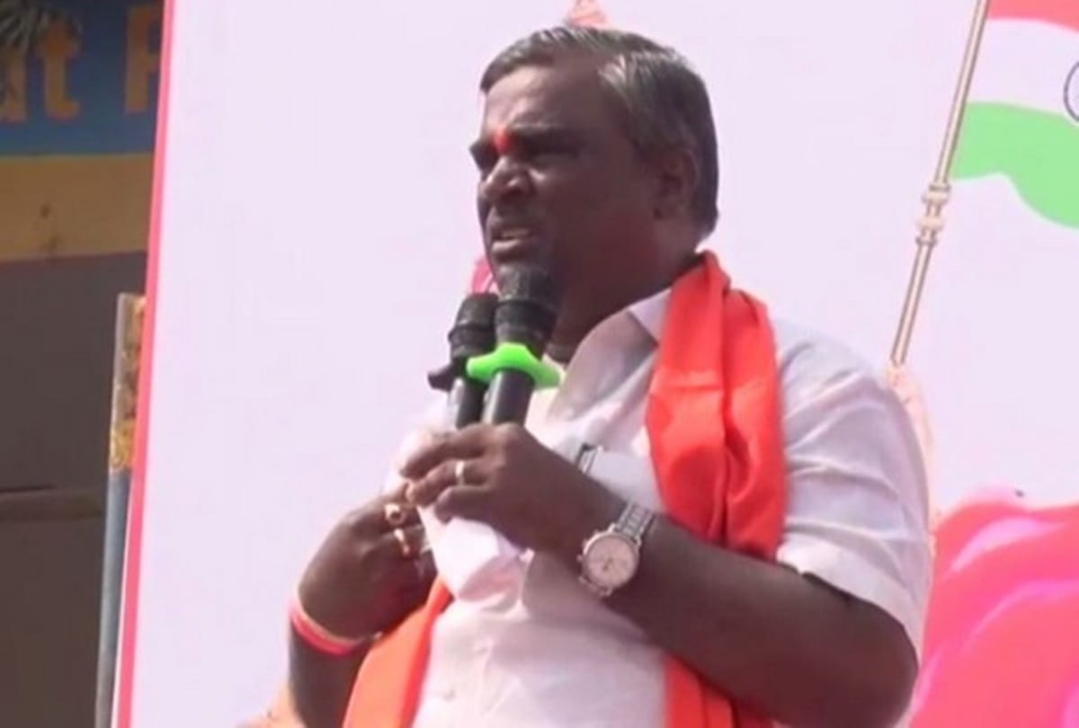 CAA Protest BJP MLA Somashekar Reddy speaking at a gathering in Bellary