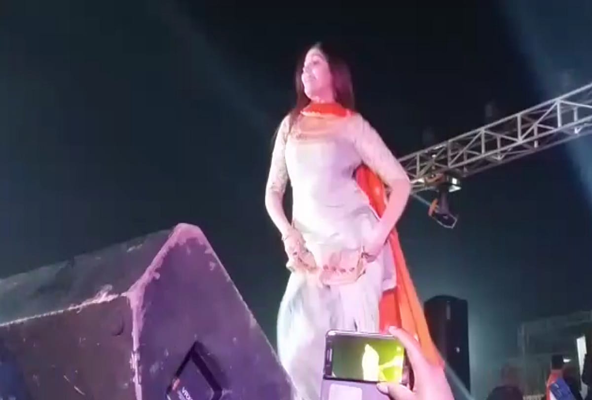Sapna Choudhary performed dance in Hathras