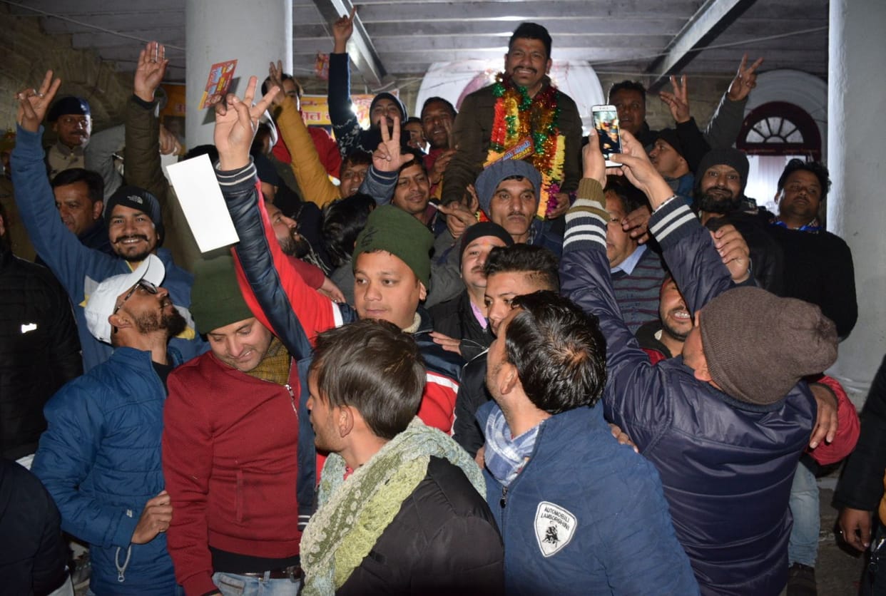 Sushil became the chairman of the nagar vyapar mandal