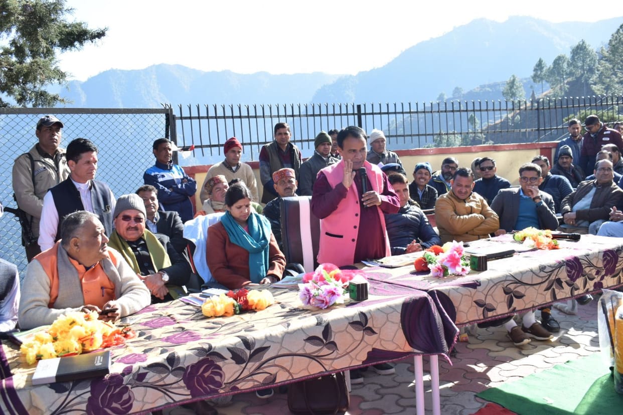 Janata Durbar in Rudraprayag, Minister in-charge Dhan Singh Rawat heard the problems of villagers