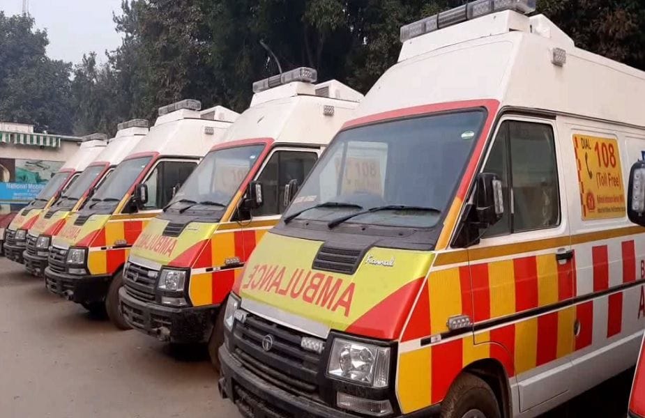 ambulence drivers take back strike on making alternetive arrangements for civil hospital