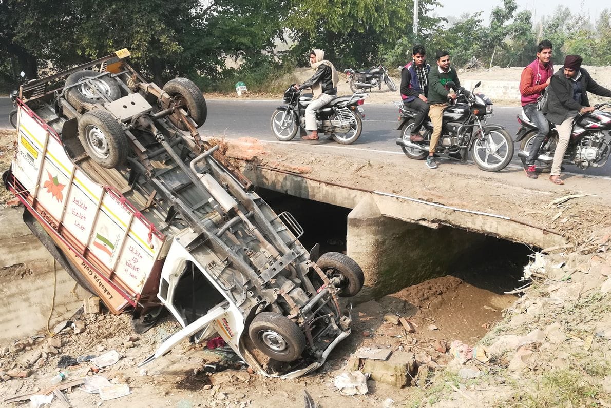 bularo put down in rajwaha, driver injured