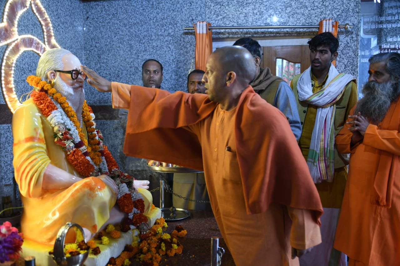 chief minister yogi adityanath janta darbaar gorakhnath mandir live pictures
