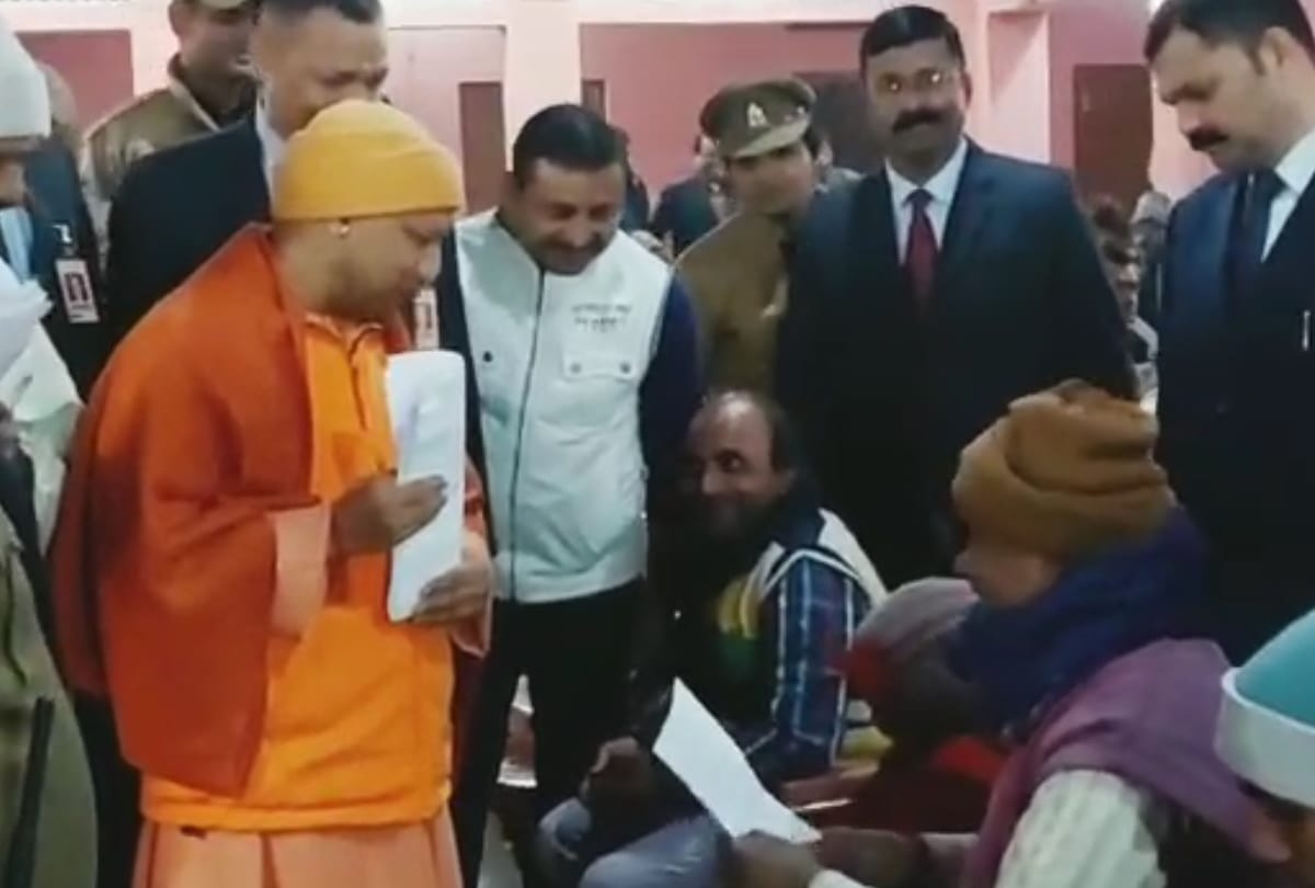 chief minister yogi adityanath janta darbar, girl child reveal mid day meal
