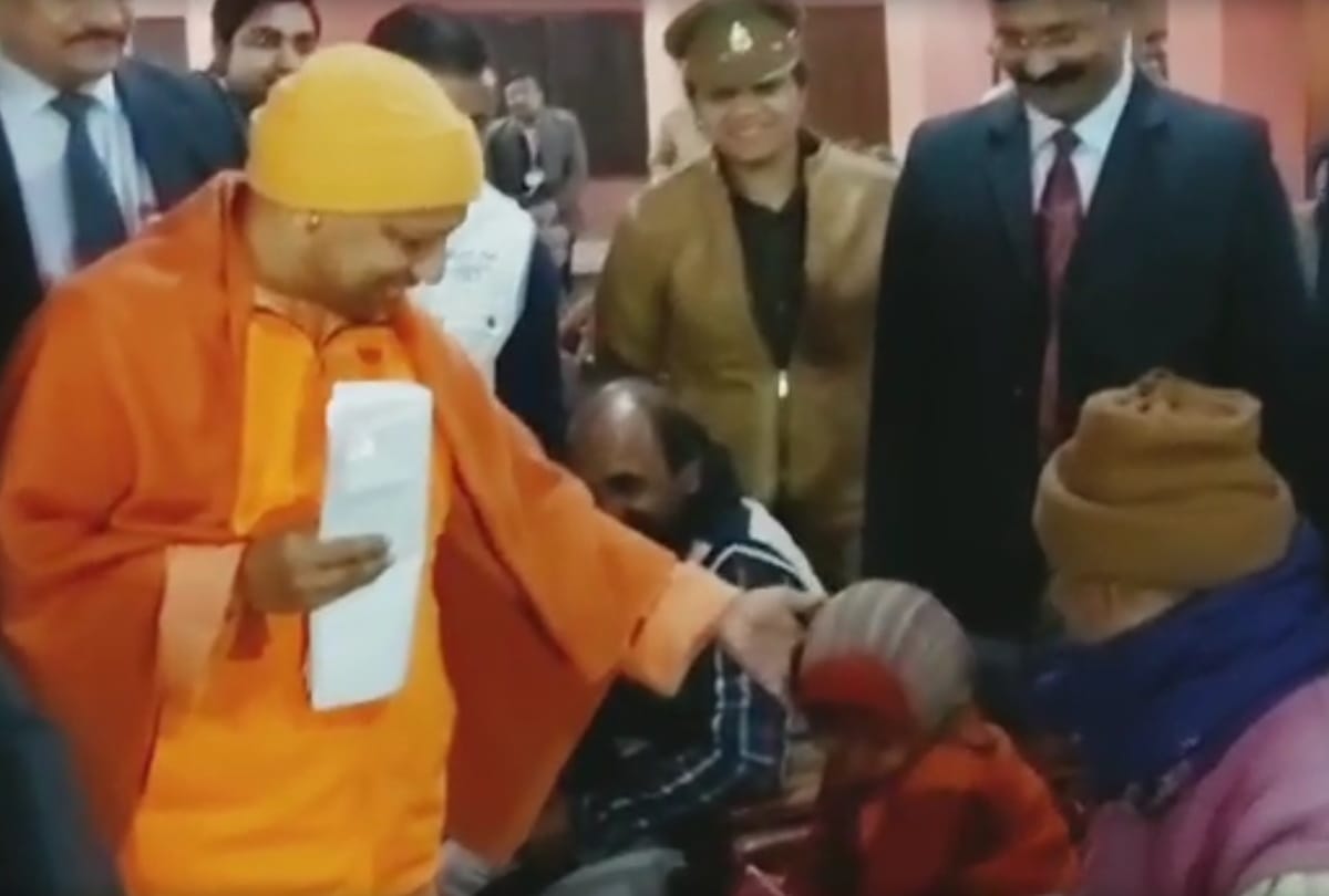 Chief minister yogi adityanath must doing this five work at every gorakhpur visit