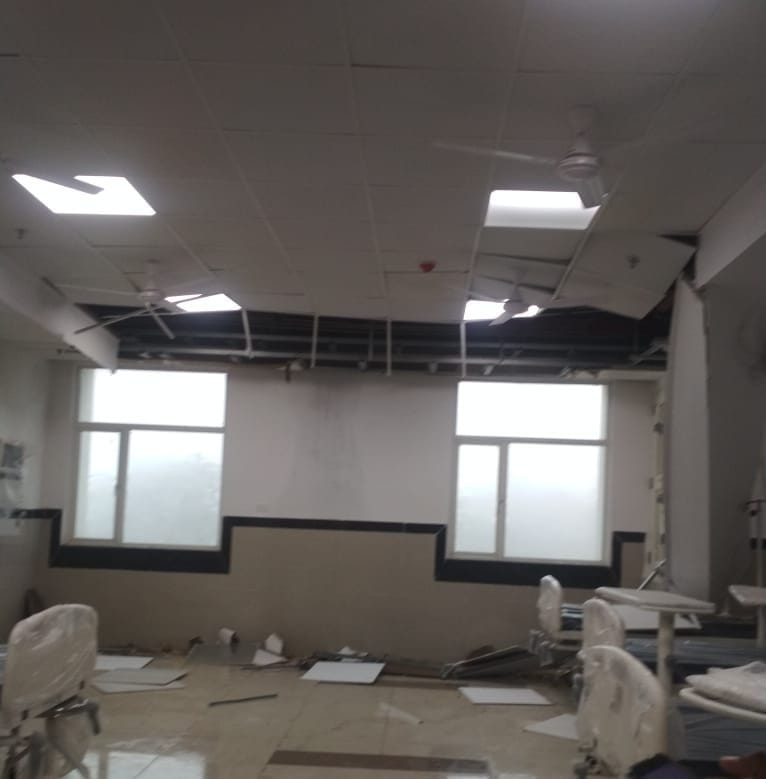 false sealing falls in super speciality block of medical college hospital