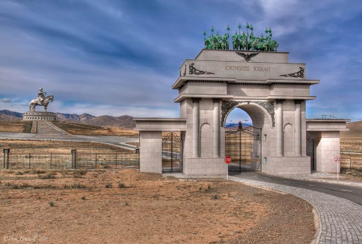where is the grave of cruel ruler genghis khan