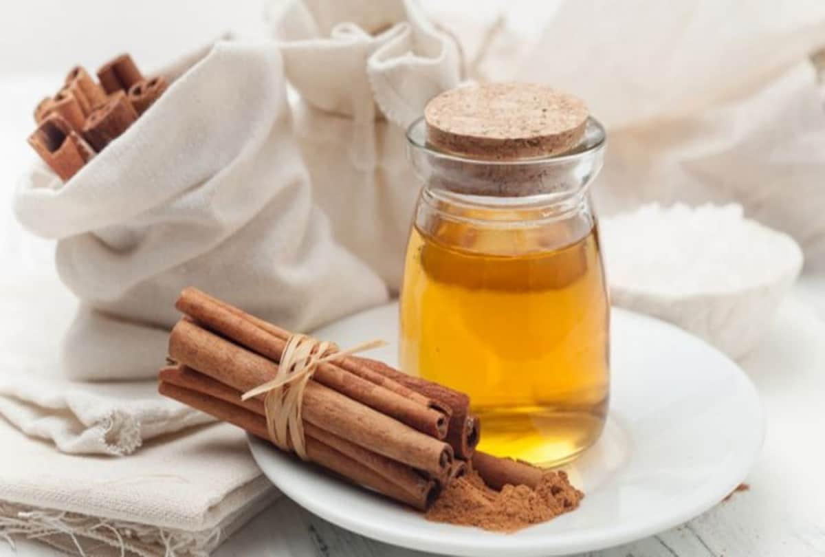 for glowing and blemish free skin mix these things in your drinking water