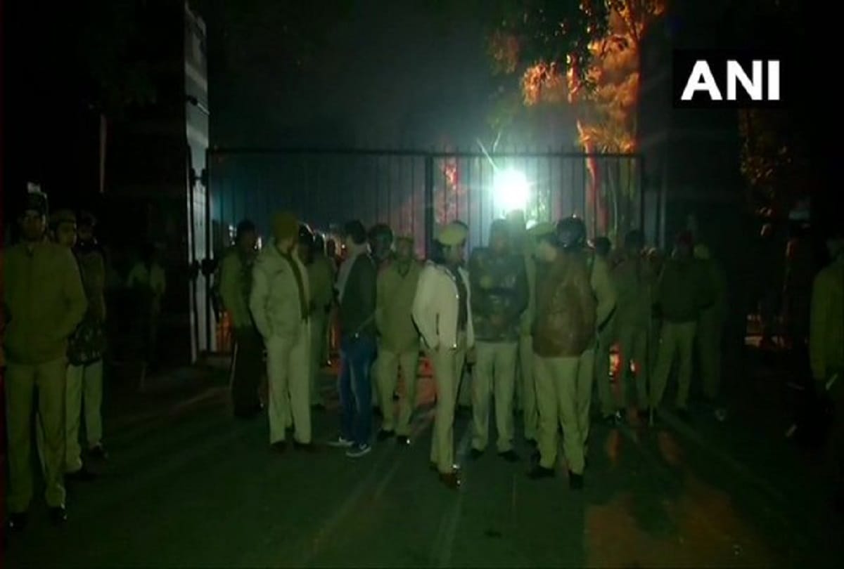 police having cctv footage and WhatsApp group chat but no No arrests in jnu violence
