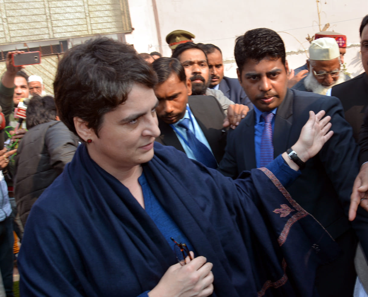 Priyanka stayed in the city for one and a half hours, the feet of officers swollen